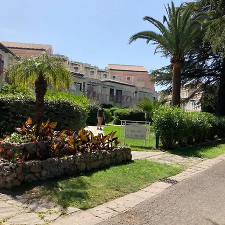 Dans Résidence Avec Piscine Vue Appartement *