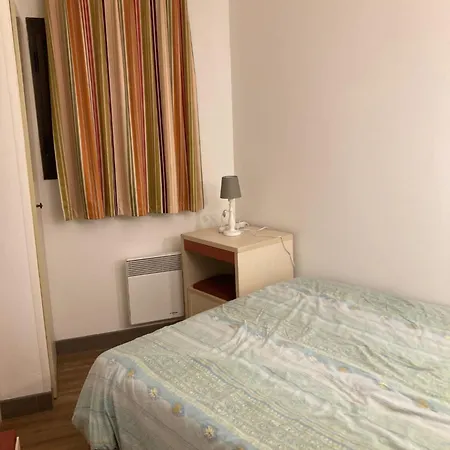 Dans Résidence Avec Piscine Vue * Cannes